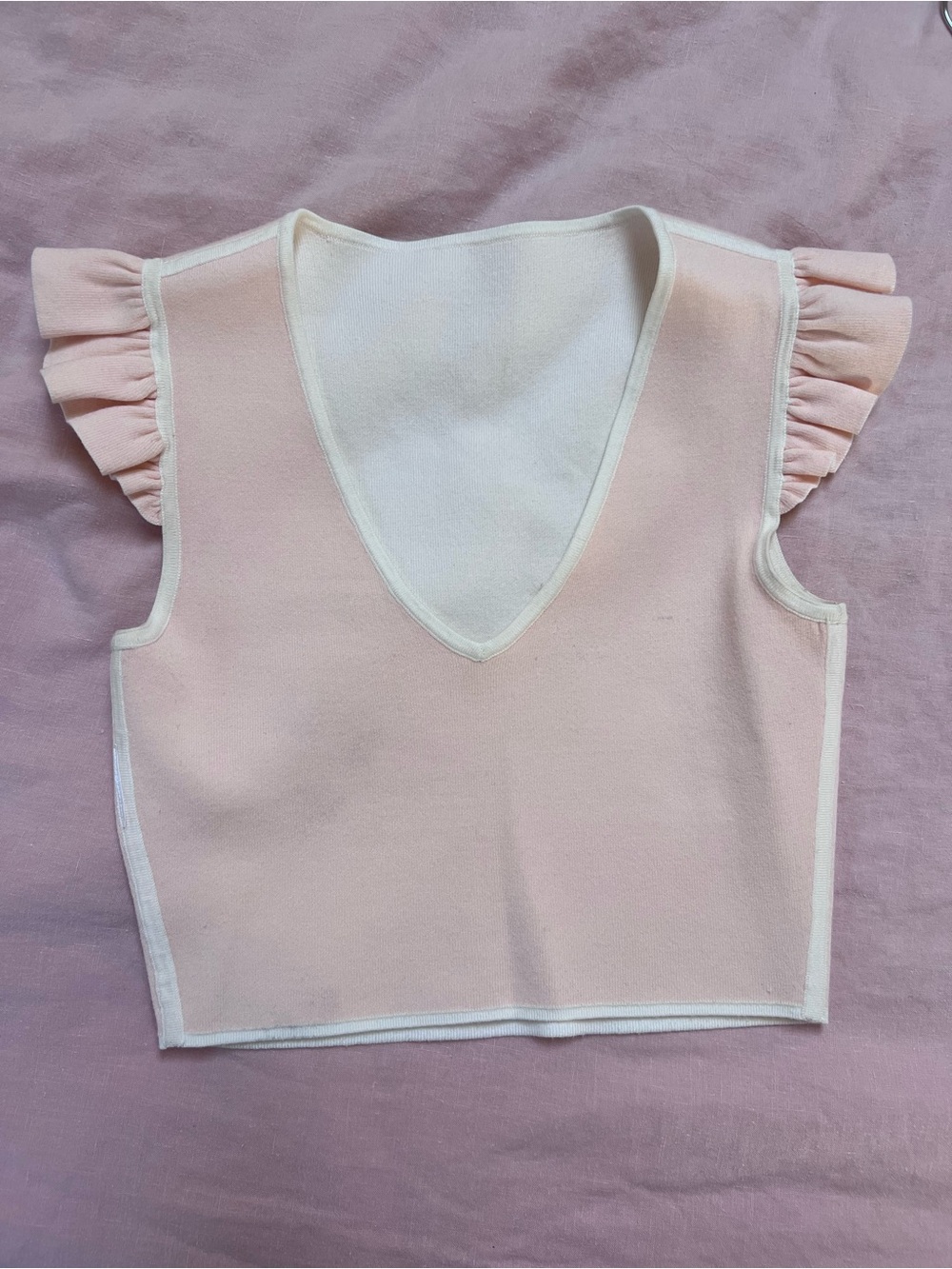 Club Monaco Reversible Pink and White Ruffle Sleeve Crop Top. Size S